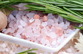  Himalayan salt crystal photo