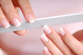 picture of long fingernails.